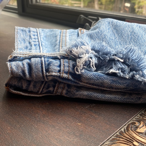 LEVI Wedgie Jeans - Picture 9 of 9